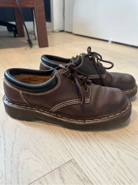 Dr. Martens brown 8053 men's women's unisex Oxford shoes